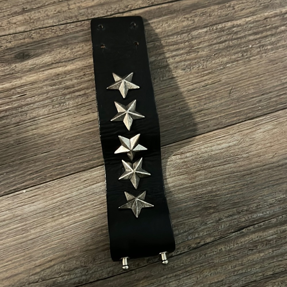 Streets Ahead Black Genuine Leather Snap On Bracelet with Silver Stars